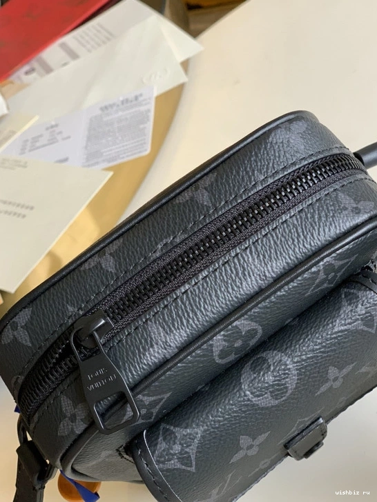 WIS VUITTON Wearable Wallet Christopher LOUIS 1109